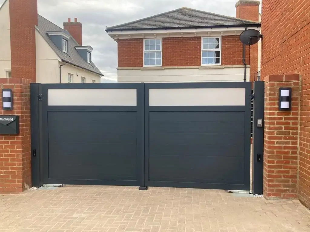Horizontal boarded aluminium gate with perspex top at Beaulieu Park