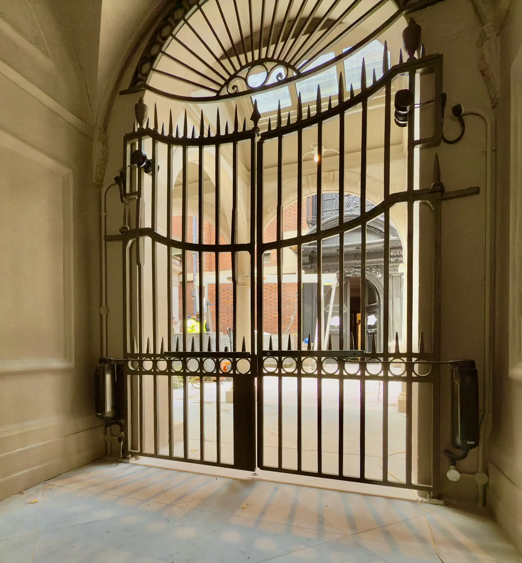 Automated pedestrian gates at Skinners' Hall, Cannon Street