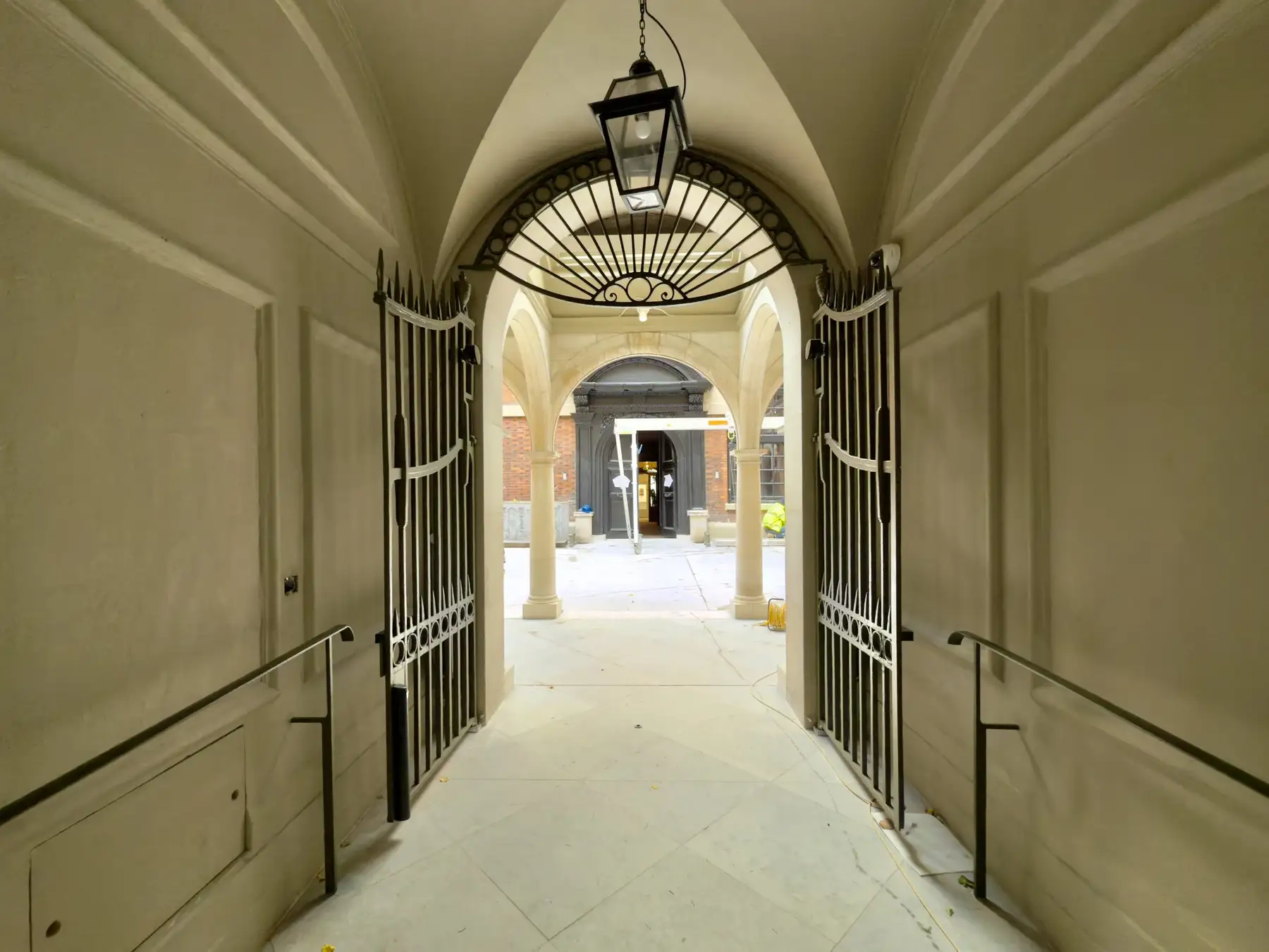Skinners' Hall gate installation detail